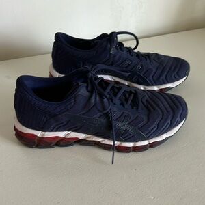 Men’s ASICS size 7 Women’s size 8.5